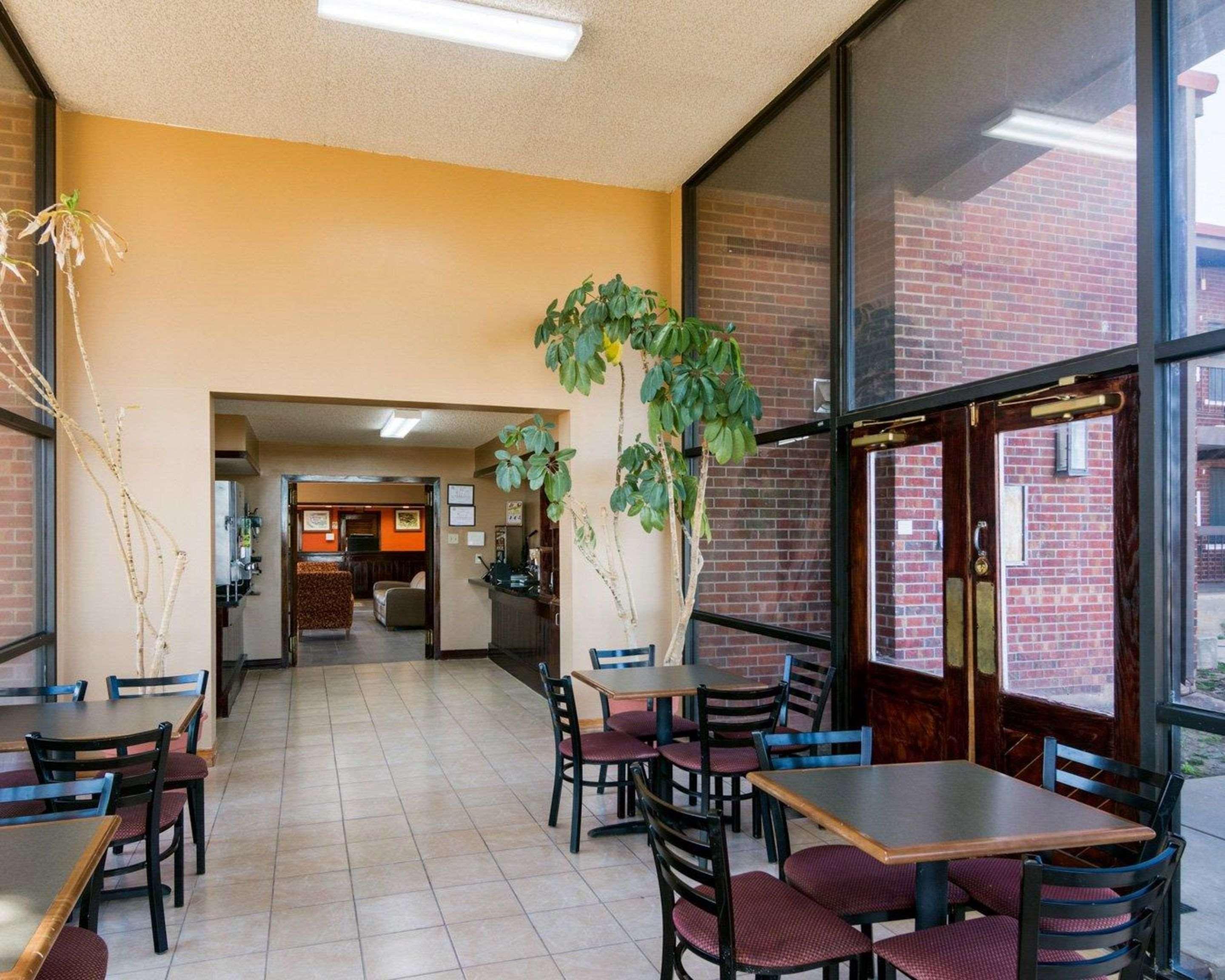Econo Lodge Wichita Falls Downtown Exterior foto